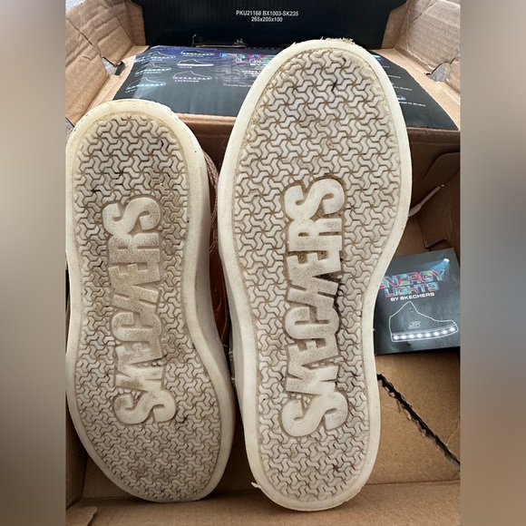 Sketchers Metallic Light Up Sneakers - Picture 4 of 7